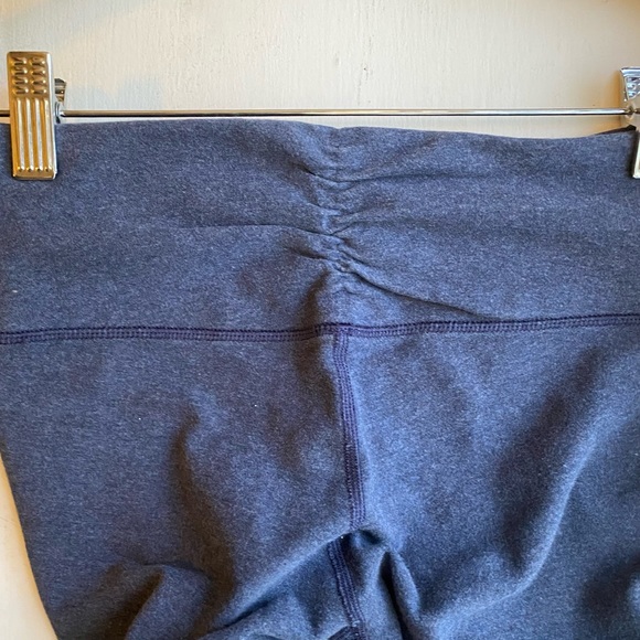 Lululemon Ruched Cropped Navy Blue leggings Size 6 - Picture 4 of 4
